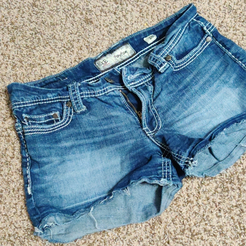 Bke shorts size 28 gently worn